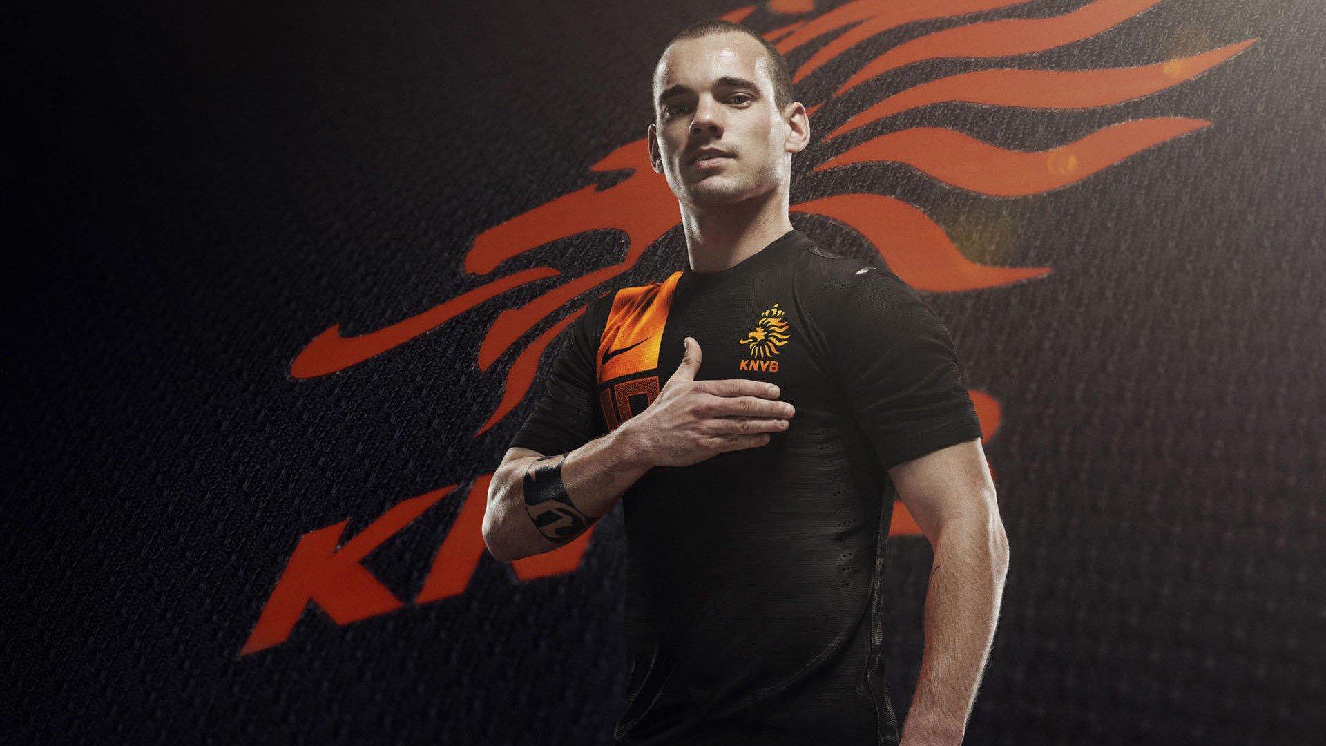 林良锋专栏，索尔斯克亚的背叛—更衣室分裂与曼联的自我毁灭之路