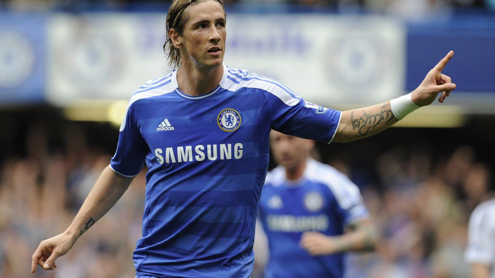 朗尼克直言逼抢非曼联传统 确认马圭尔留任队长