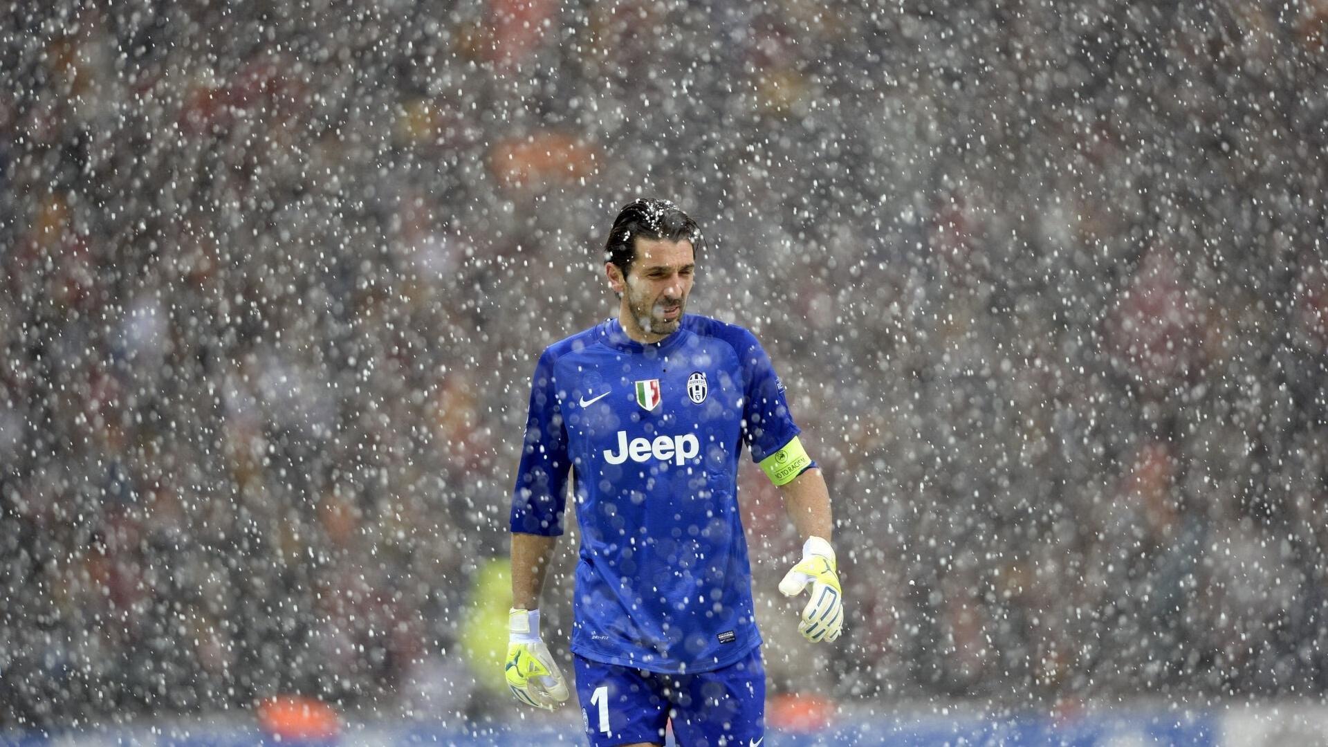 绿茵边路的逆袭，当左后卫化身致命射手改写战局